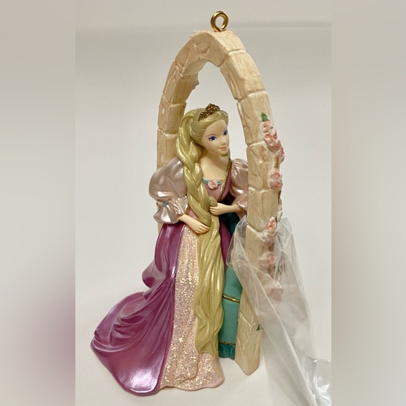 ♥️New In Box ~ 2002 Hallmark Keepsake “Barbie as Rapunzel” Collectors Ornament♥️ - Picture 6 of 9